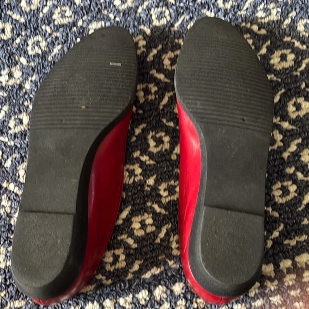 Vintage Salvatore Ferragamo Women's leather Red Flats in size 8.5